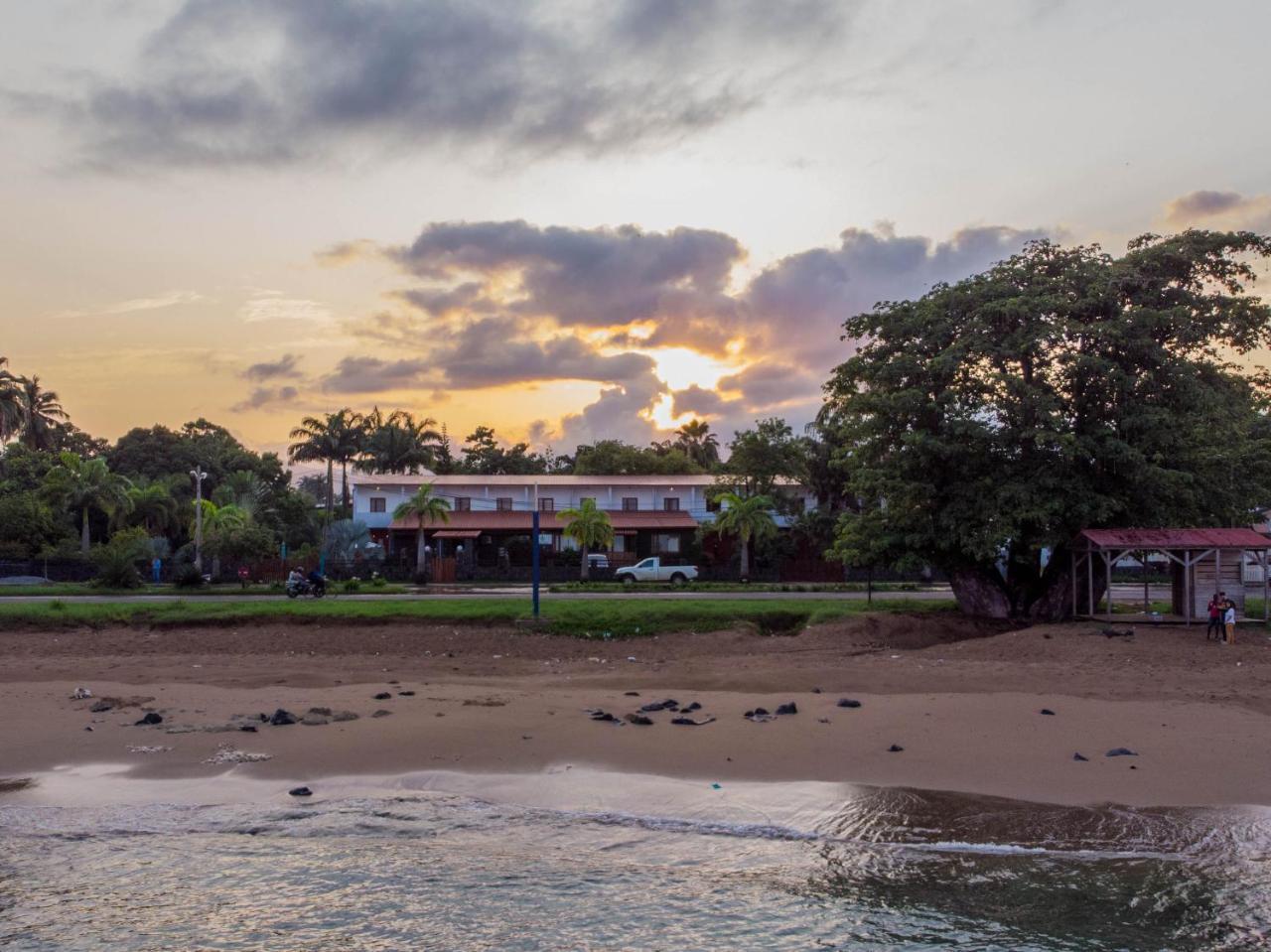 Hotel Emoyeni Gardens Sao Tome Esterno foto