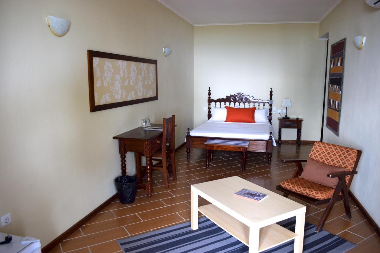 Hotel Emoyeni Gardens Sao Tome Esterno foto